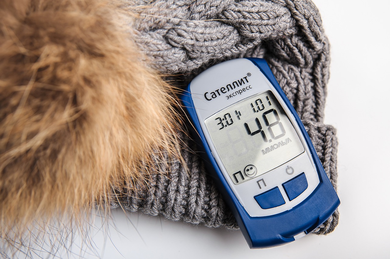 Lingua con segni evidenti di possibili segnalazioni di diabete.